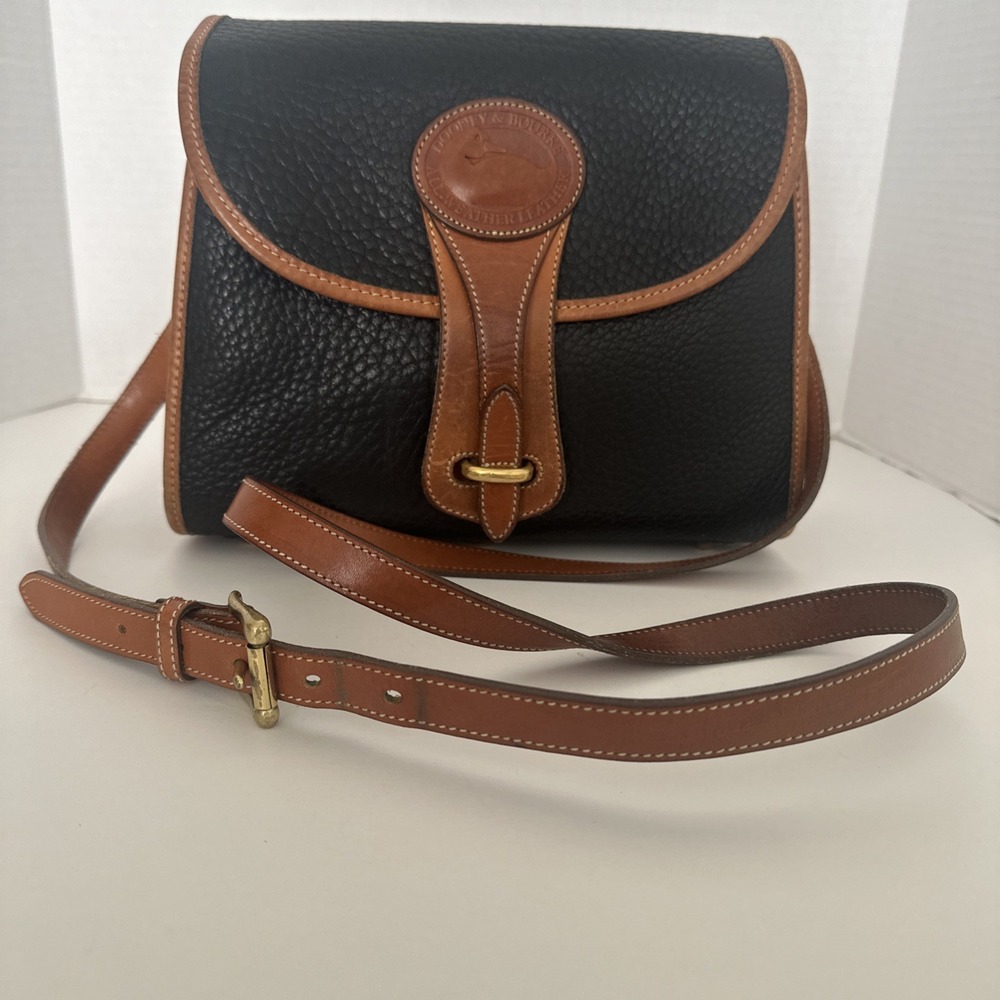Vintage Dooney & Bourke All-Weather Leather Crossbody Bag Classic